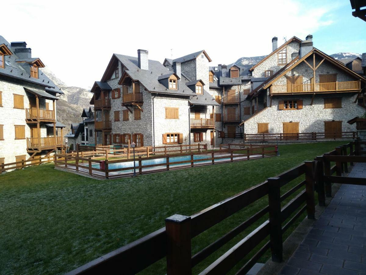 Residencial Valle De Benasque Esterno foto